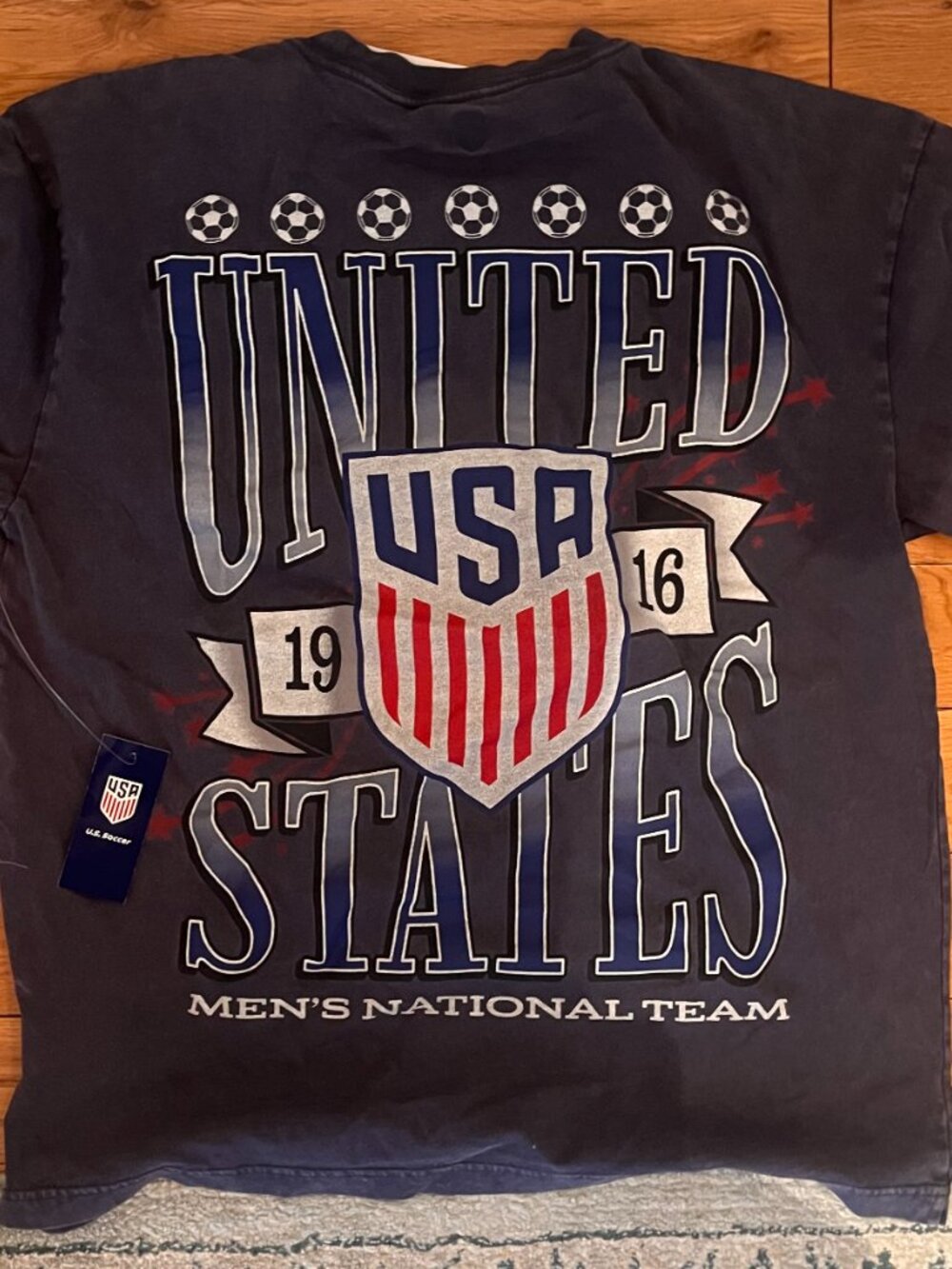 Hollister United States Men's National Football Team Graphic Tee - Picture 4 of 5